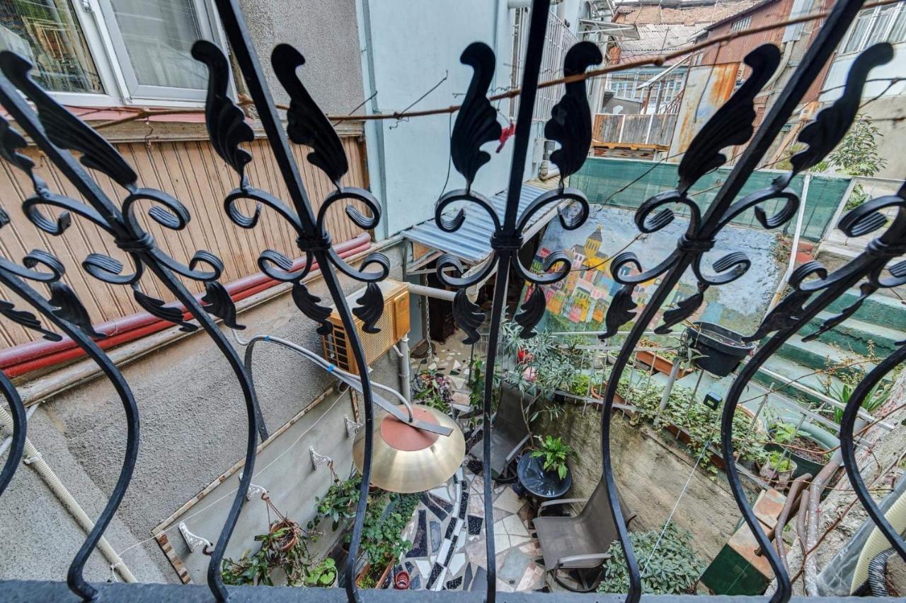 House 52 Boutique Hotel Tbilisi Exterior photo